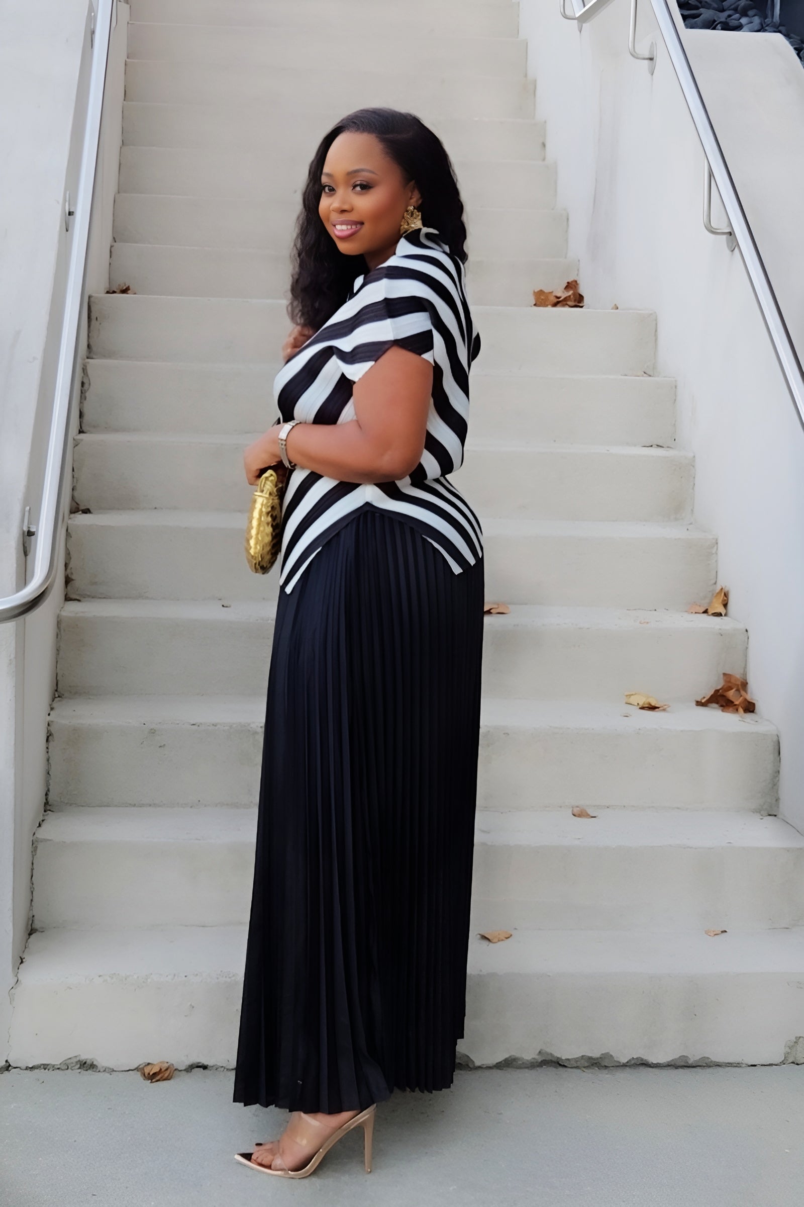 CARMELITA (Black & White)